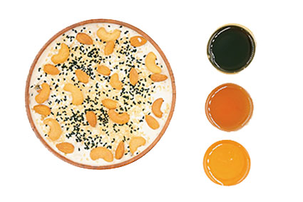 فتة الشوفان بعسل المراعي والقشطة والمكسرات